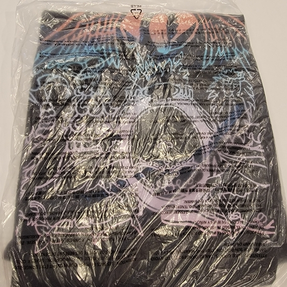 Queen Graphic Tee Size Small New! - Picture 6 of 7